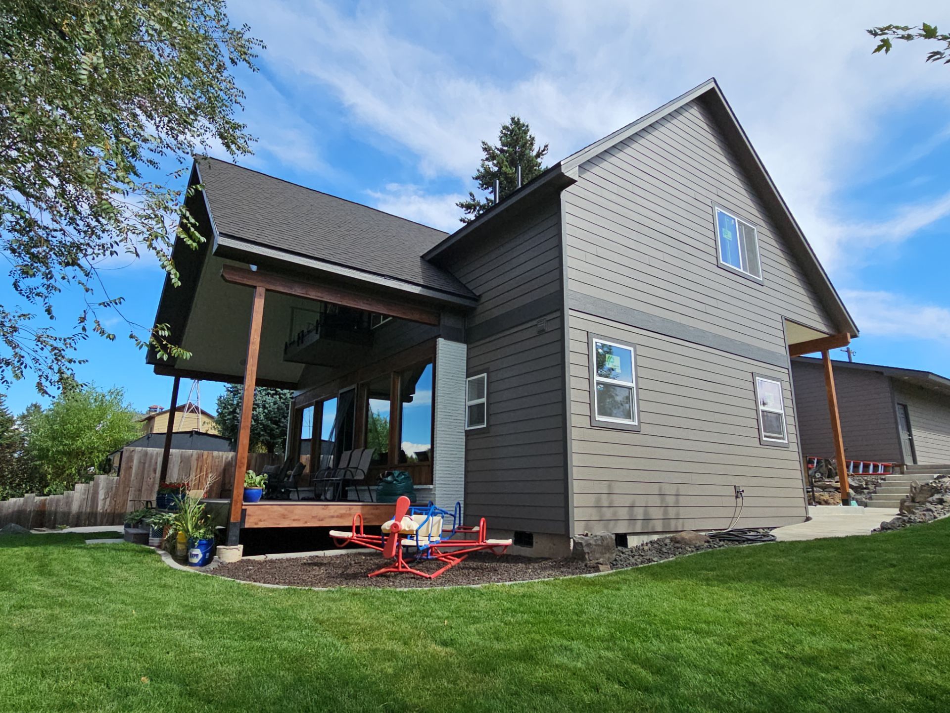 2Work Contracting exterior painting project